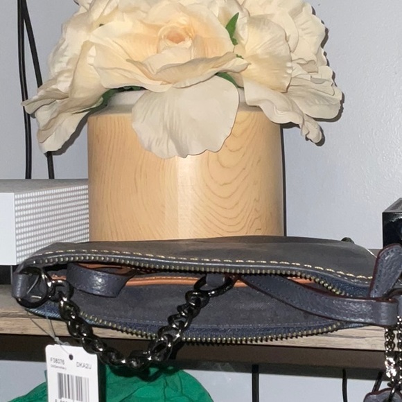 Coach Swagger Swingpack - Picture 6 of 6